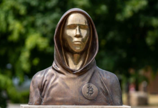 比特币第一个钱包突然开始交易